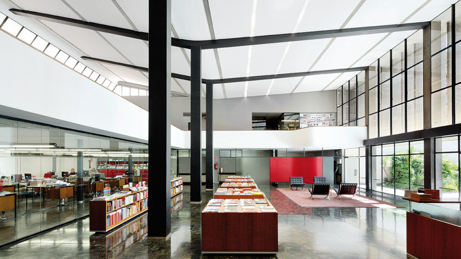 The offices of the old Gustavo Gili publishing house in an archive image