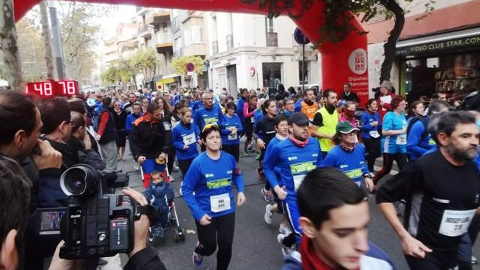 Imatge de l'arribada de la 35ena Cursa Sant Andreu / Club Natació Sant Andreu