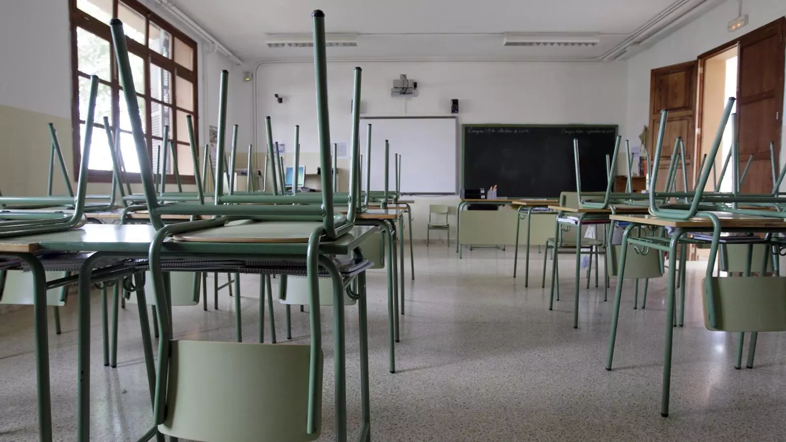 Una aula buida del CEIP Joan Veny i Clar de Campos.