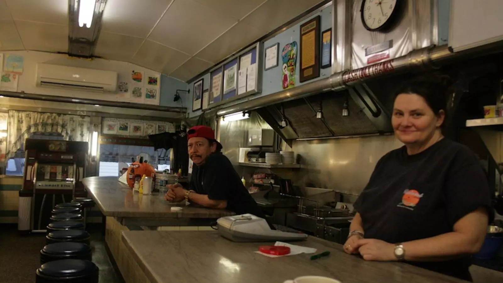 El Fredy, el cuiner d'un típic restaurant americà de carretera de Fairfax (Virgínia). N.F
