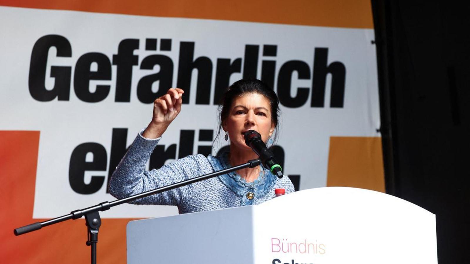 Sahra Wagenknecht, fundadora del partido alemán Alianza Sahra Wagenknecht (BSW), habla durante la campaña antes de las elecciones estatales de Sajonia-Anhalt en Halle, Alemania, el 3 de septiembre.
