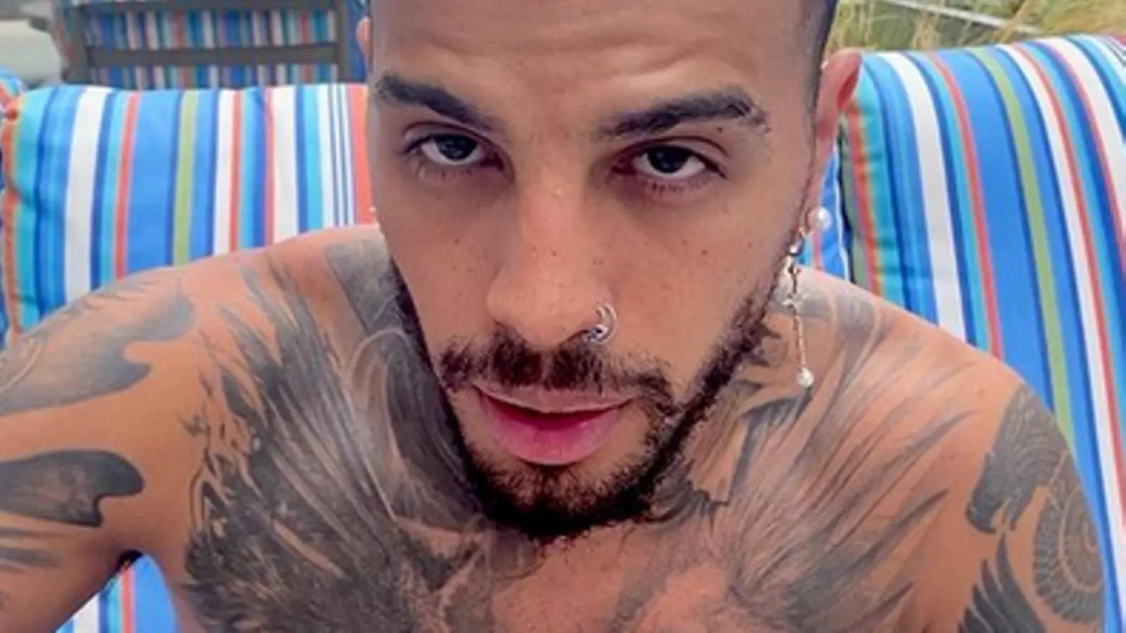 El cantante Rauw Alejandro, intérprete de la canción 'Todo de ti'