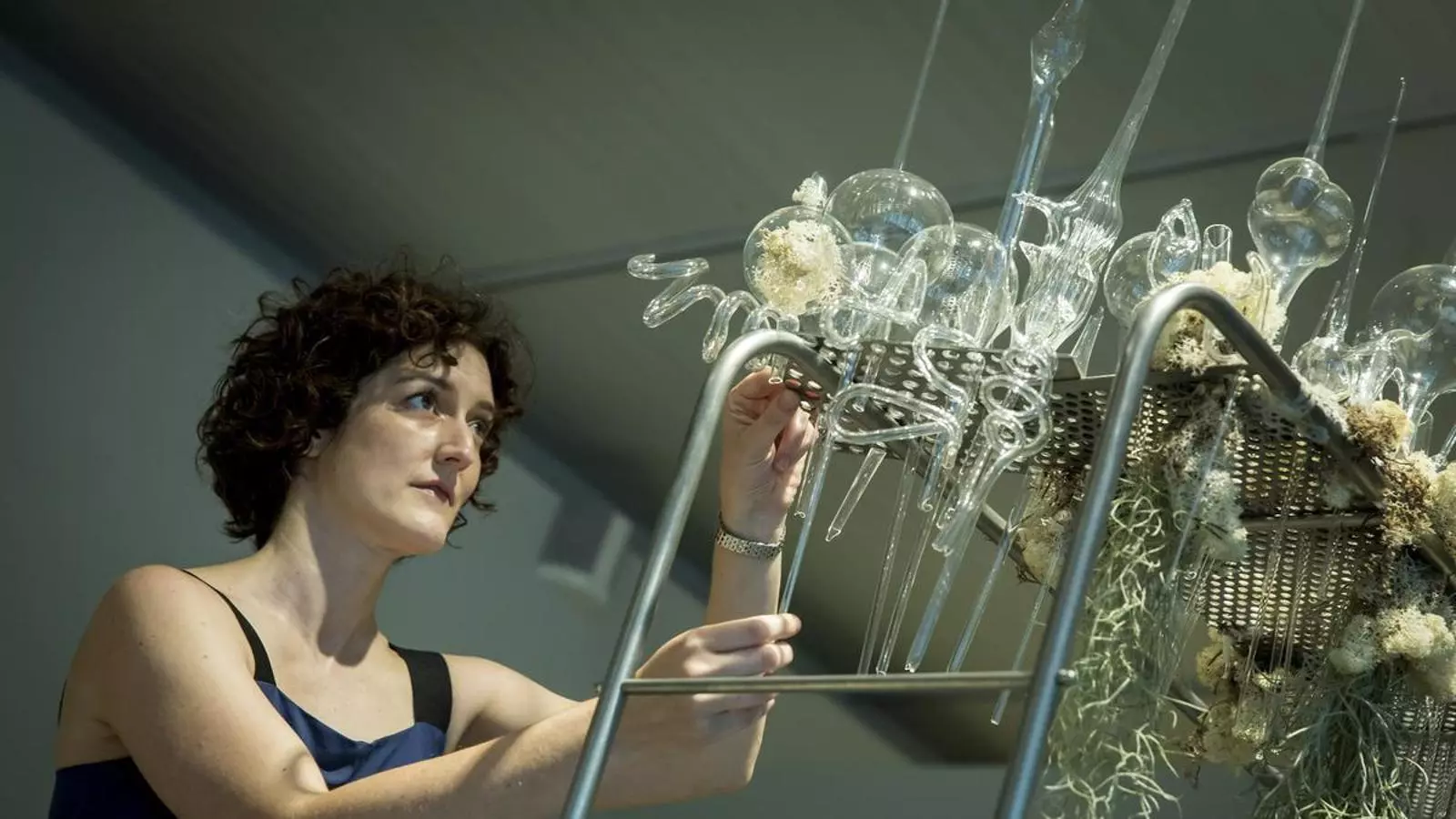 Stella Rahola Matutes a l'exposició 'L'habitació de les desateses'