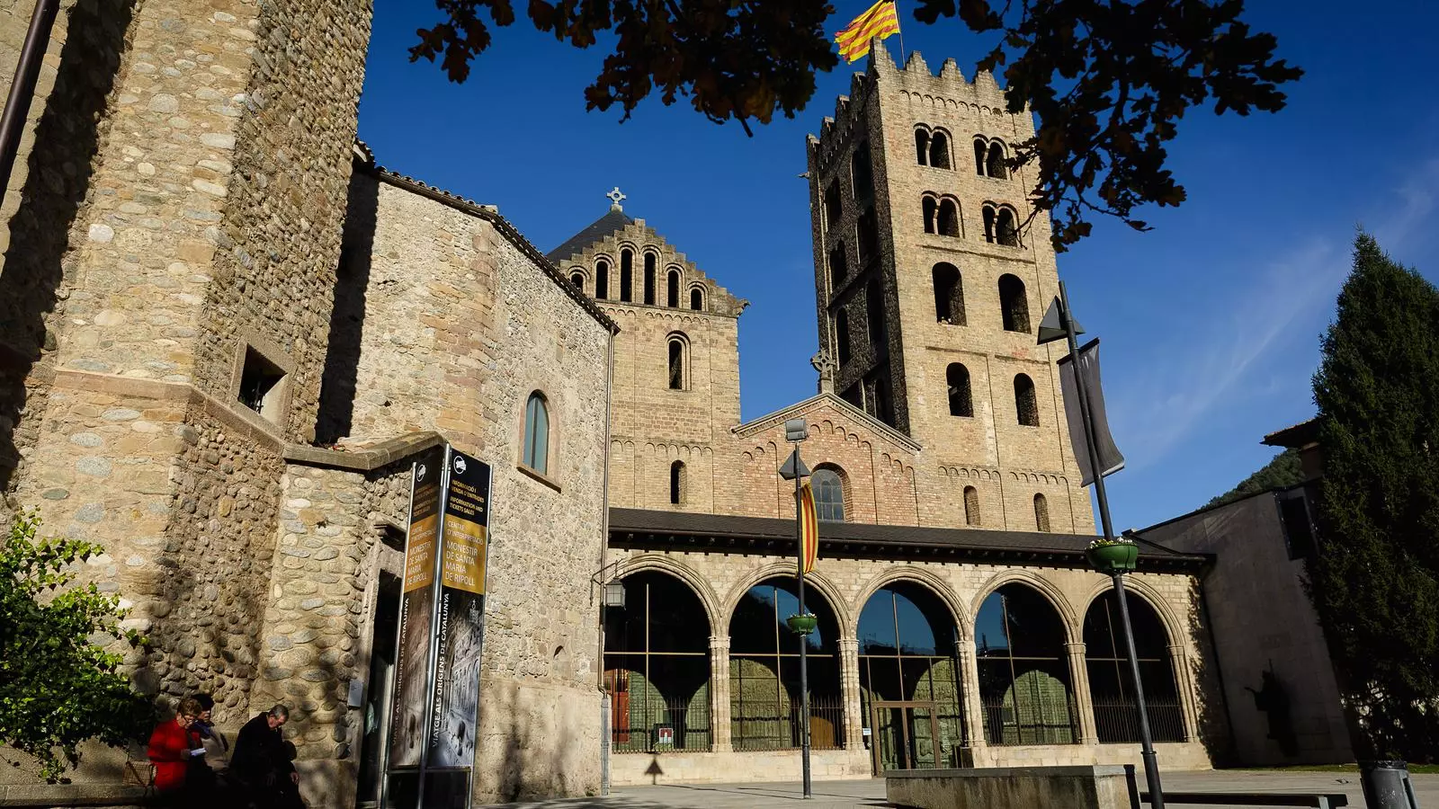 L'arquitecte Elies Rogent va ser cabdal en la reconstrucció del Monestir de Ripoll.