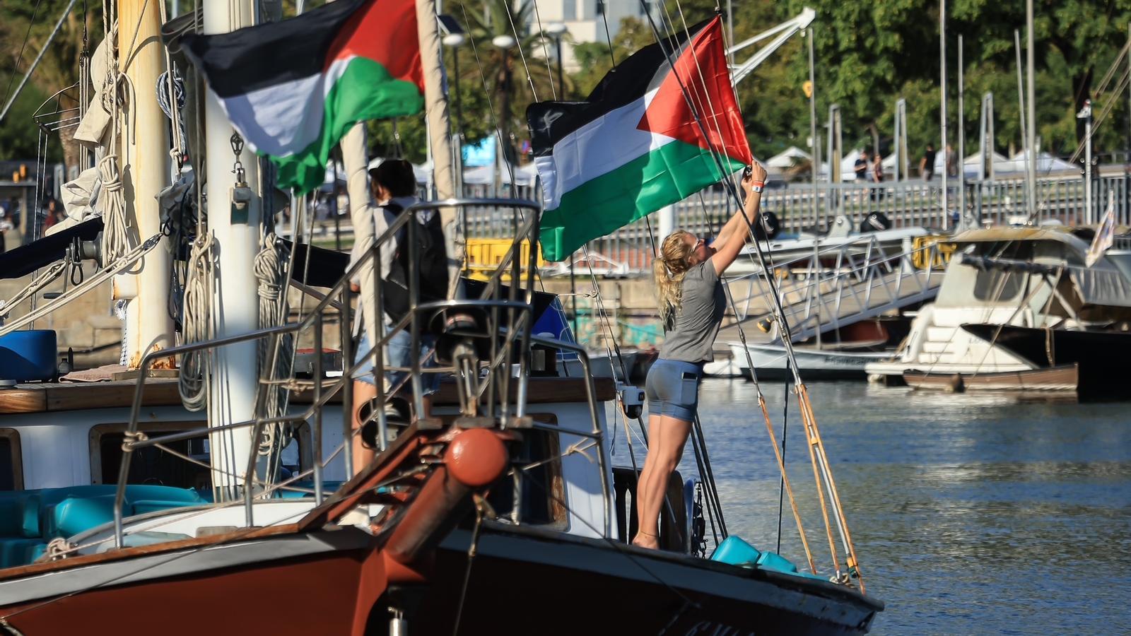 The first ships of the Global Sumud Flotilla arrive at the port of Barcelona.