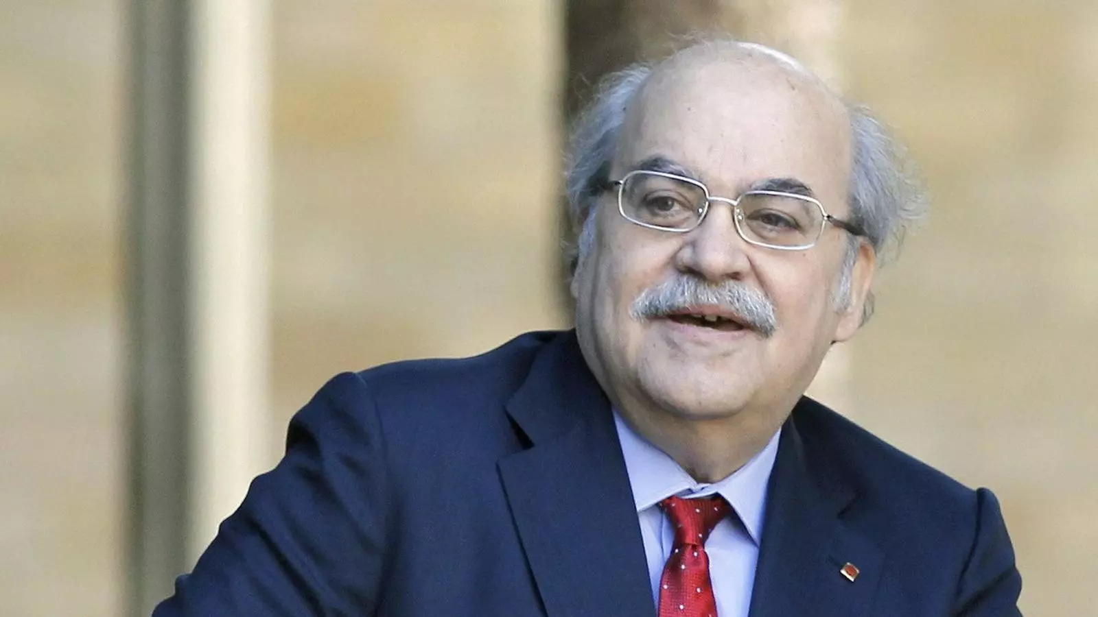 Mas-Colell gaudirà de més dèficit que d'altres, però també és qui més ha retallat fins ara.