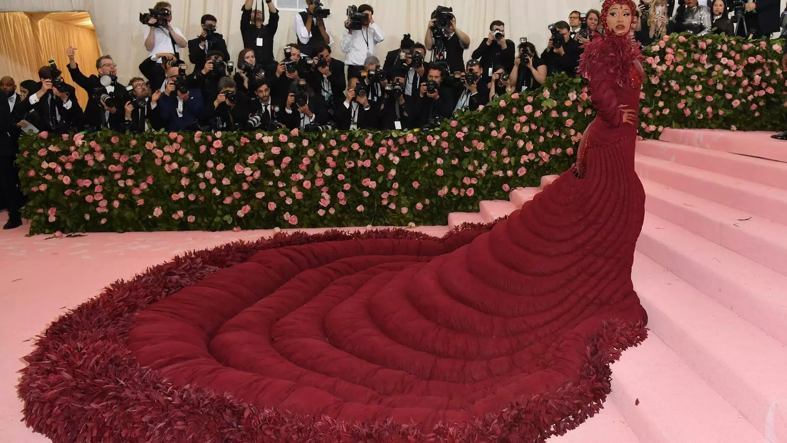 La cantant Cardi B amb un espectacular vestit