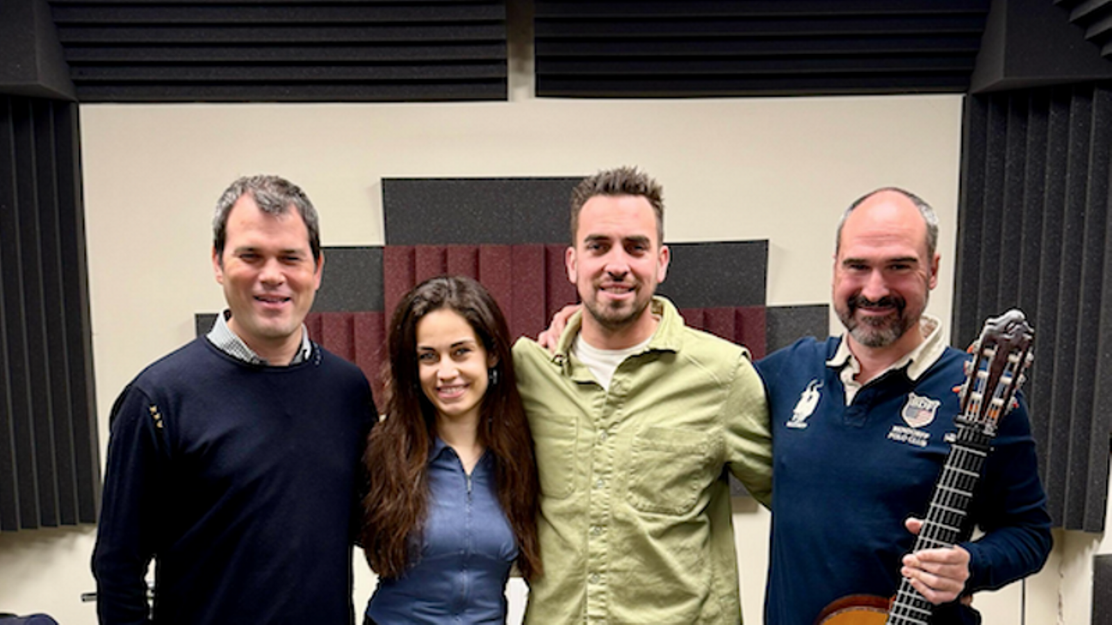 The members of the Palafrugell Arjau group, with the collaborating singer Mariona Escoda
