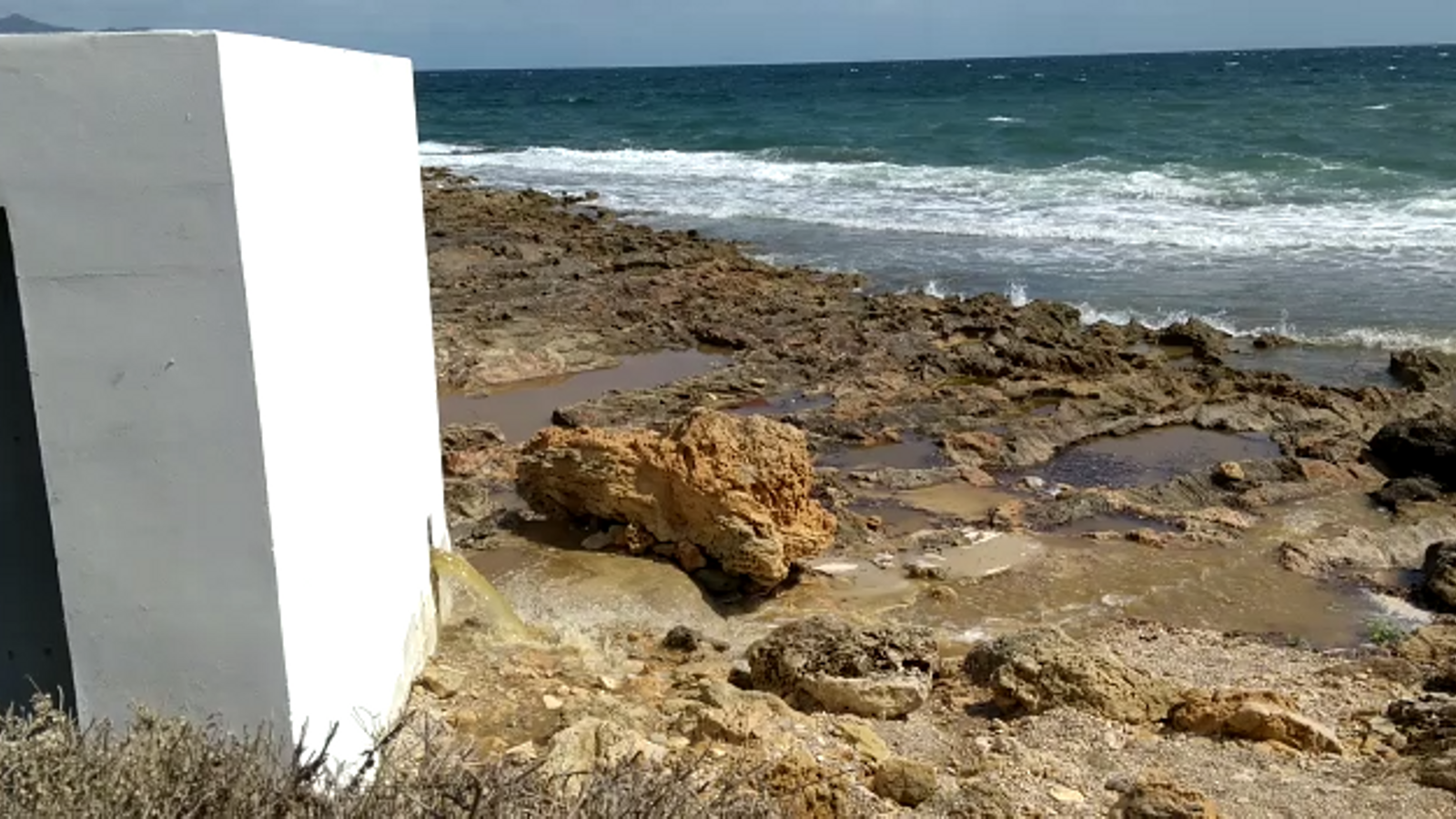 Veïns de Can Picafort denuncien l'abocament d'aigües residuals al mar "aprofitat el temporal"