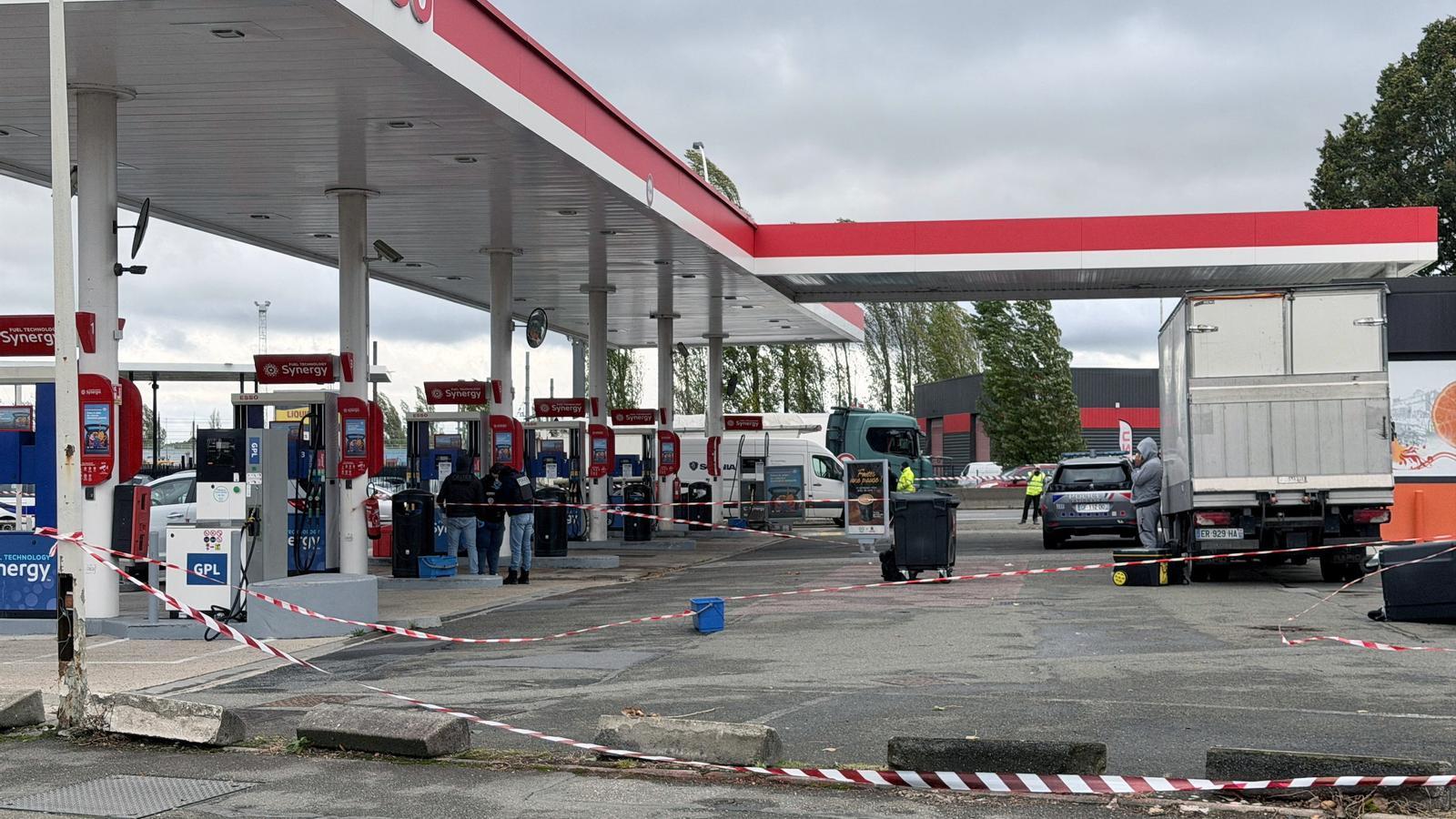 Shooting on the outskirts of Paris, in Trappes. The French police are working at the scene of the events that have caused one fatality