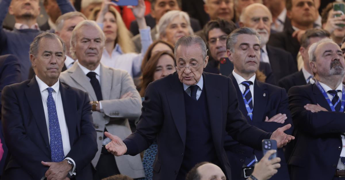 Pancartes contra Florentino, xiulets i mal ambient al Santiago Bernabéu
