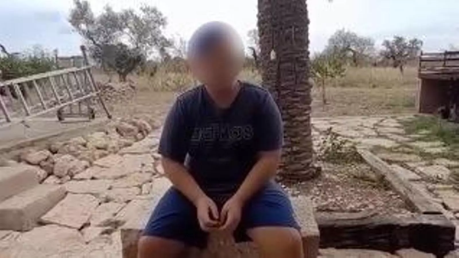 El menor durant el vídeo