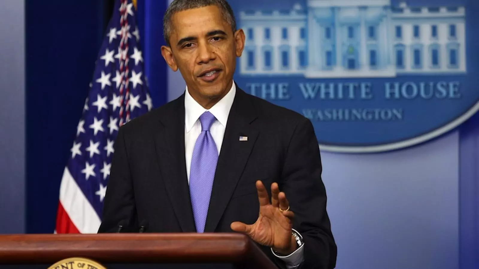 El president dels EUA, Barack Obama, abans de signar la llei / EFE