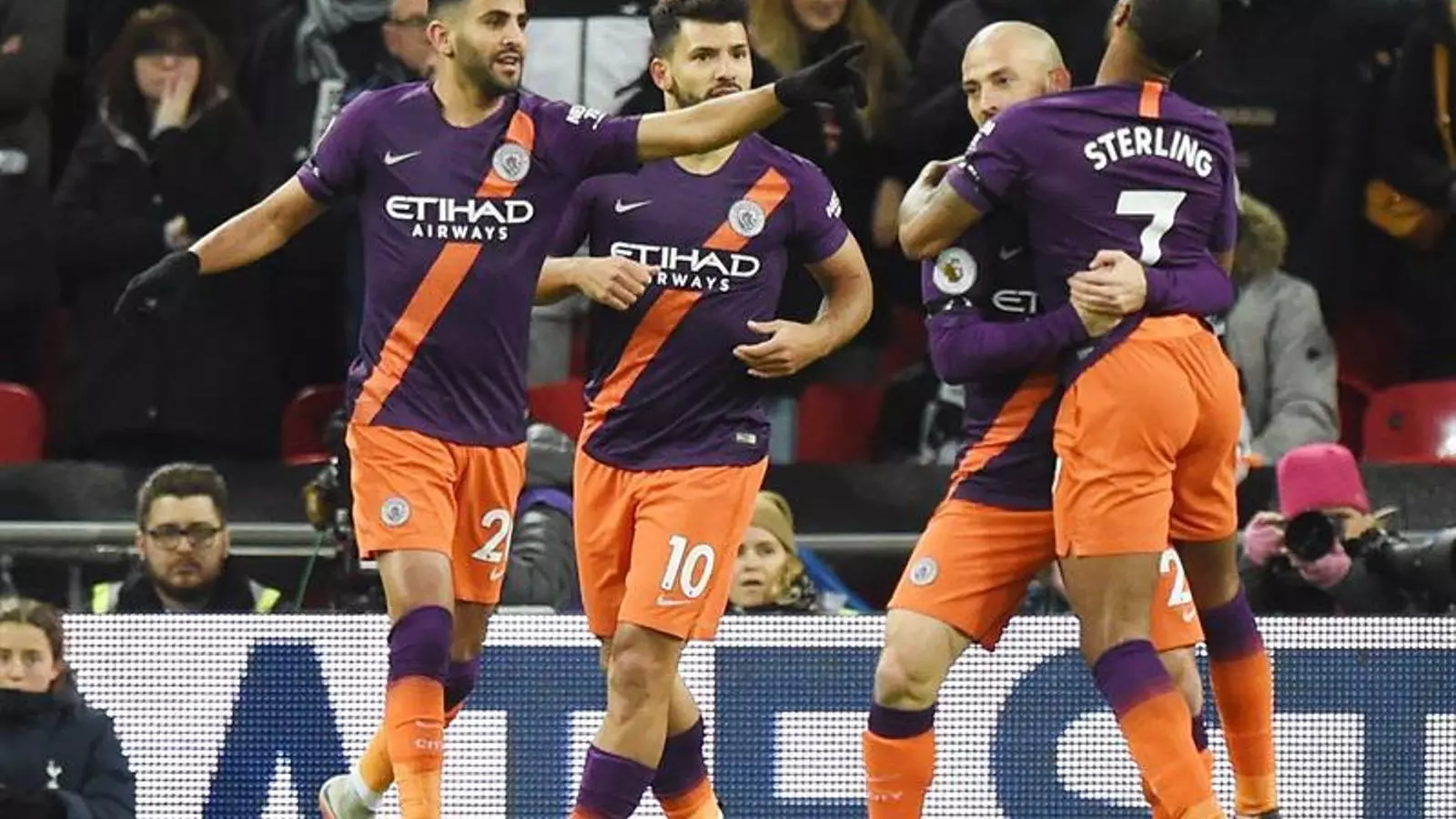 El Manchester City guanya a sobre la lamentable gespa de Wembley (0-1)