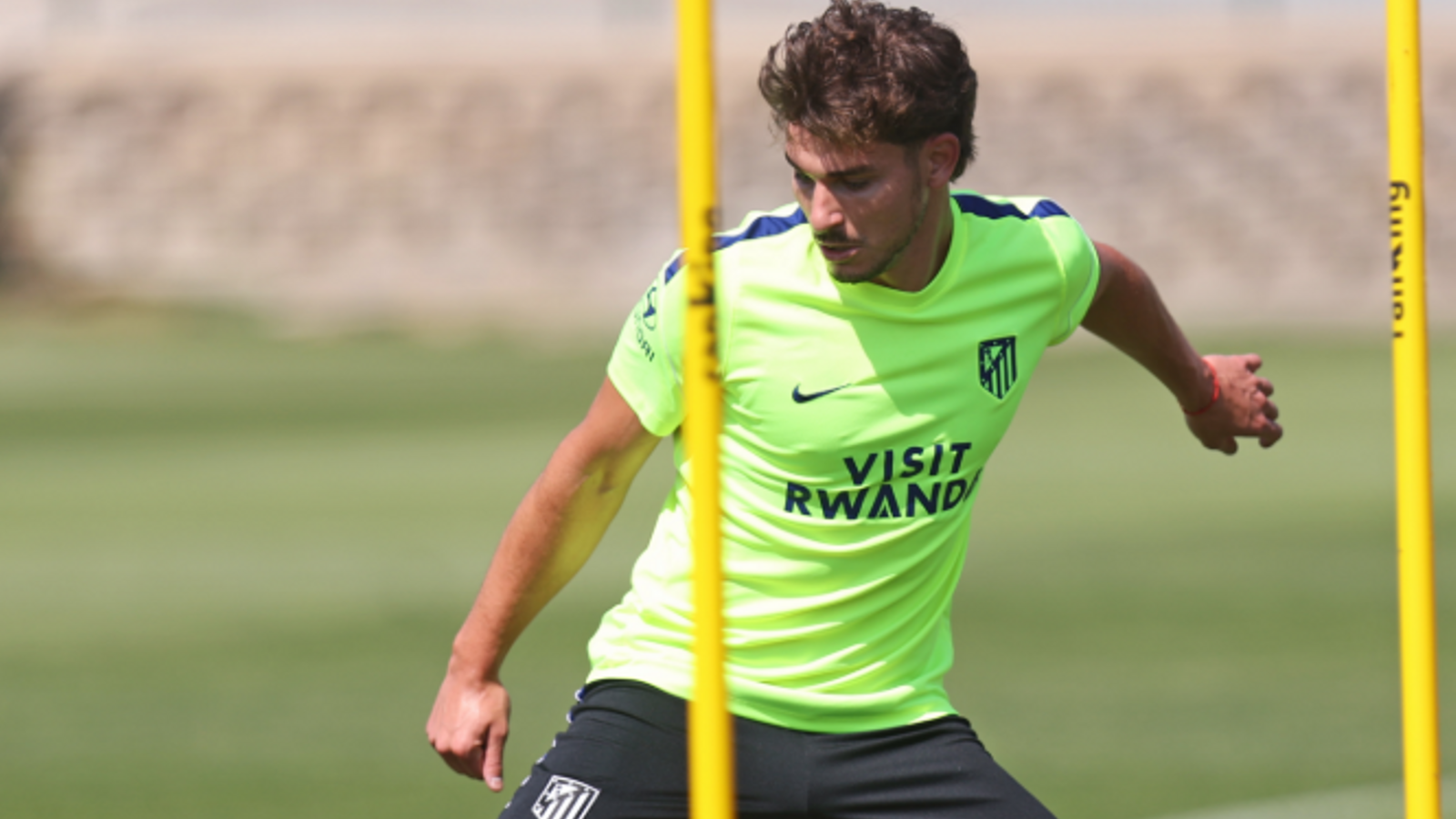 Julián Álvarez training, this Tuesday morning, at the facilities of Atlético de Madrid