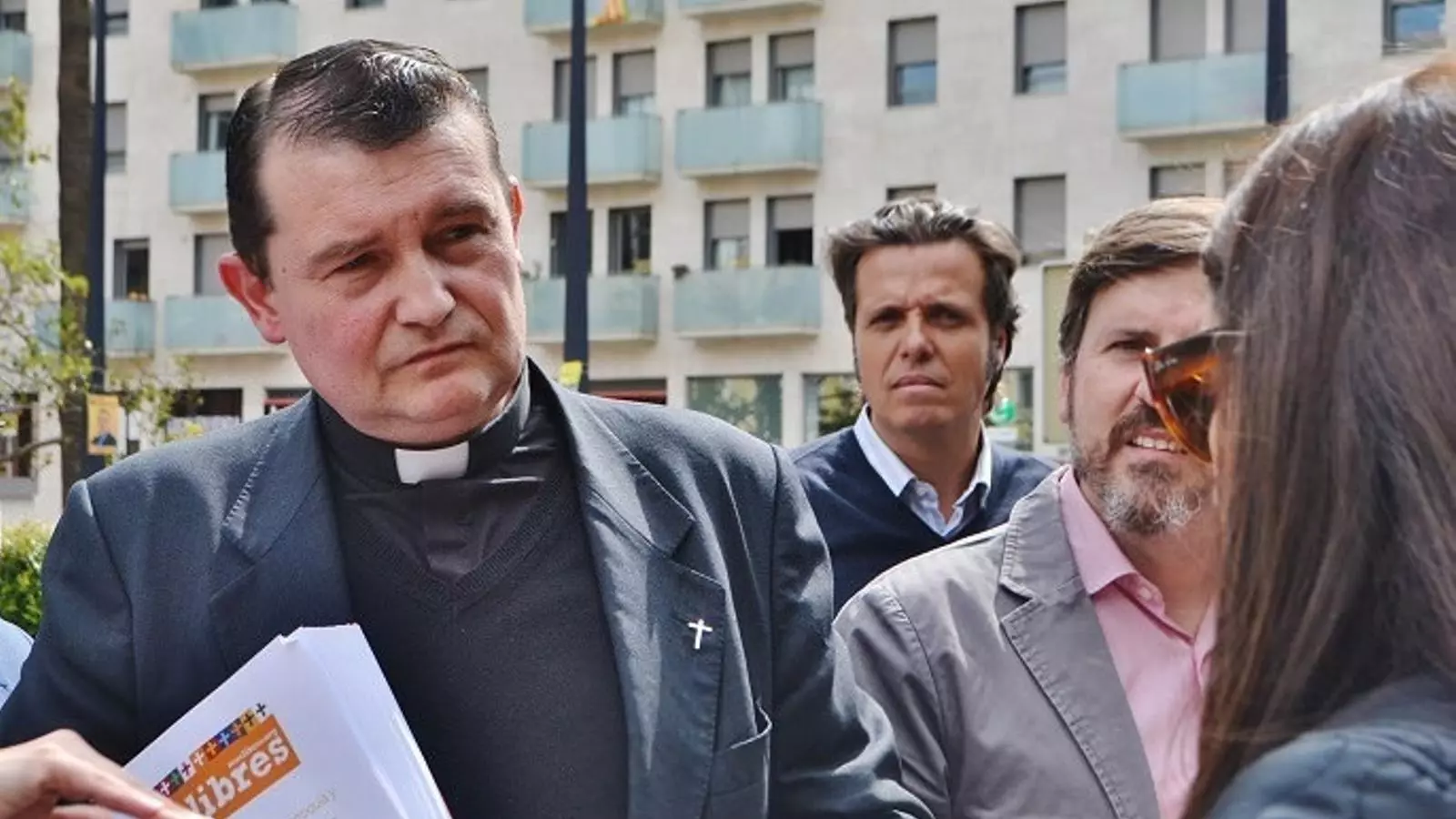 El capellà legionari de l’Hospitalet carrega ara contra els bisbes catalans per donar suport el referèndum