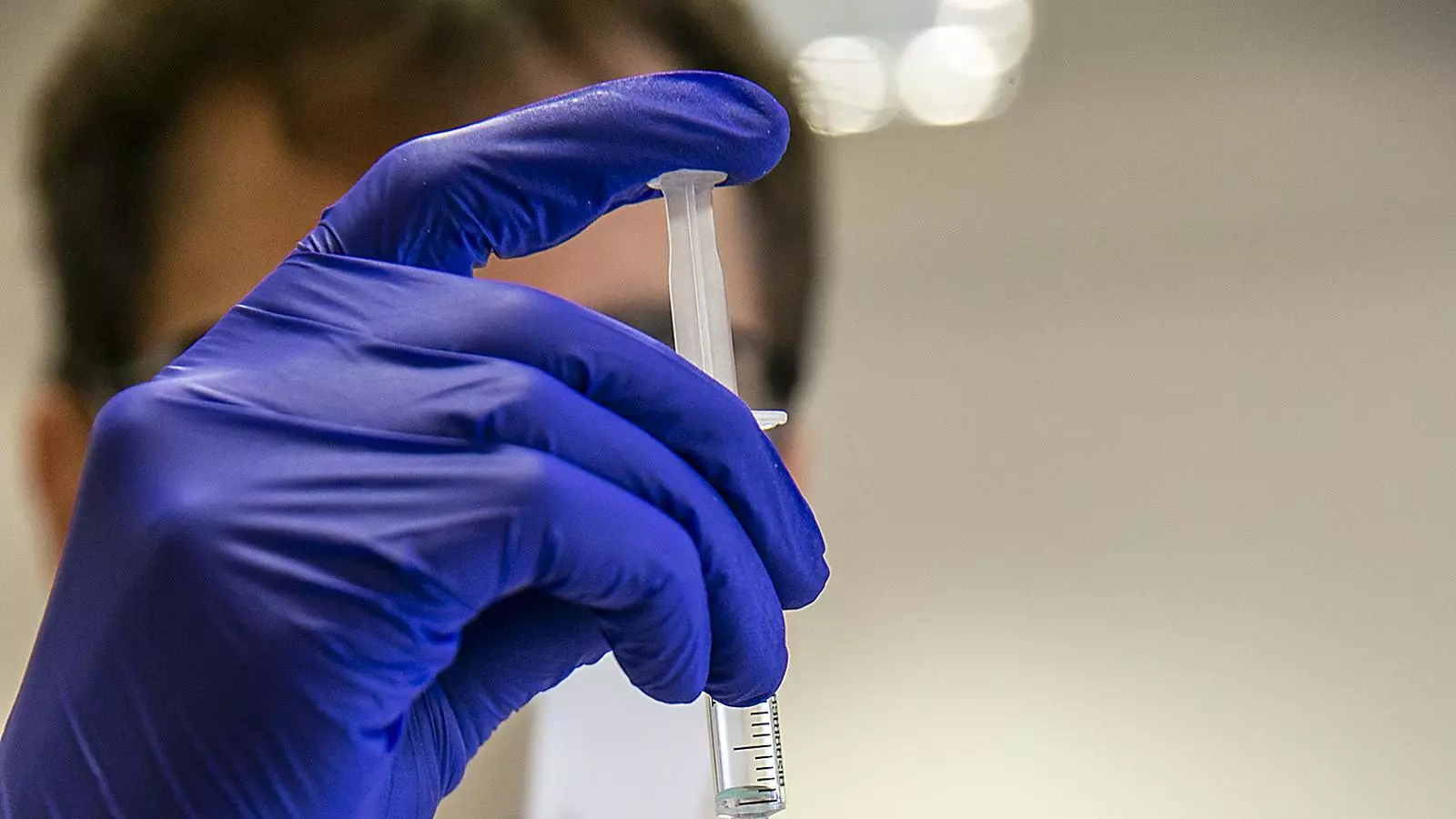 Vacunació contra el covid-19 als treballadors de l'Hospital de Terrassa