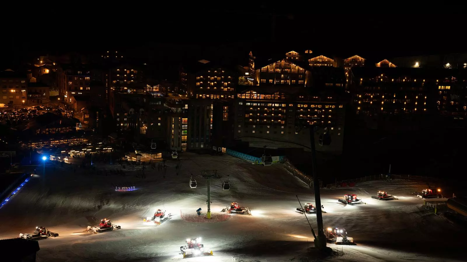 Un moment de l'espectacle d'aquest dimarts a la nit a la pista Avet de Grandvalira.