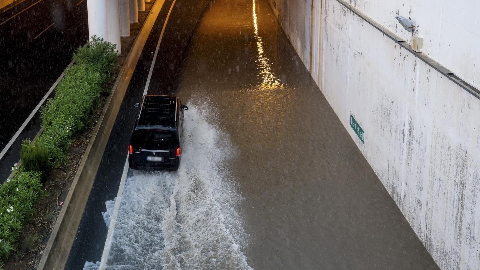 Adam va deixar 150 litres per metre quadrat en 36 hores a la ciutat d’Eivissa.