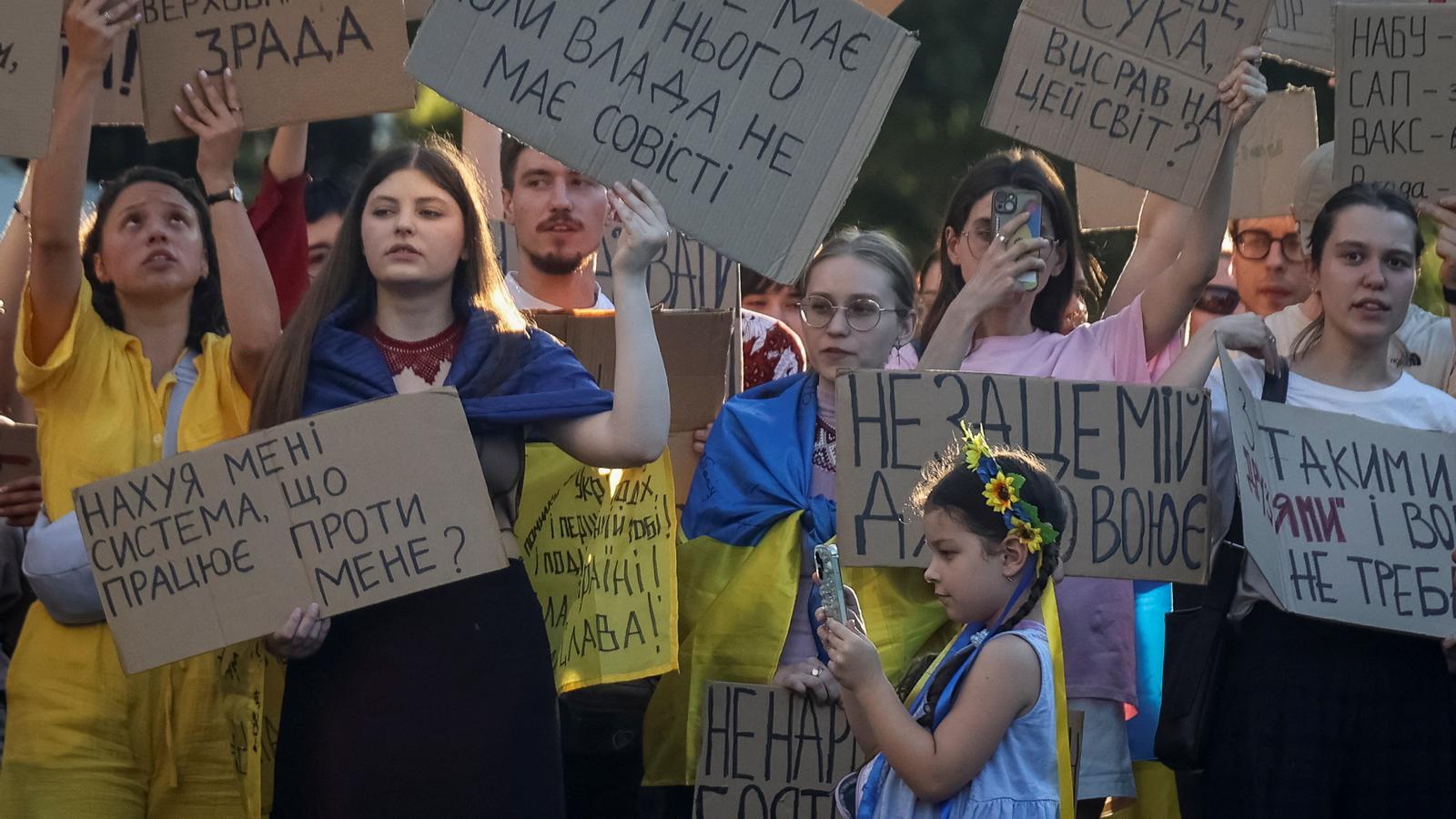 A rally against the law passed by the Ukrainian parliament that places anti-corruption agencies under government control.