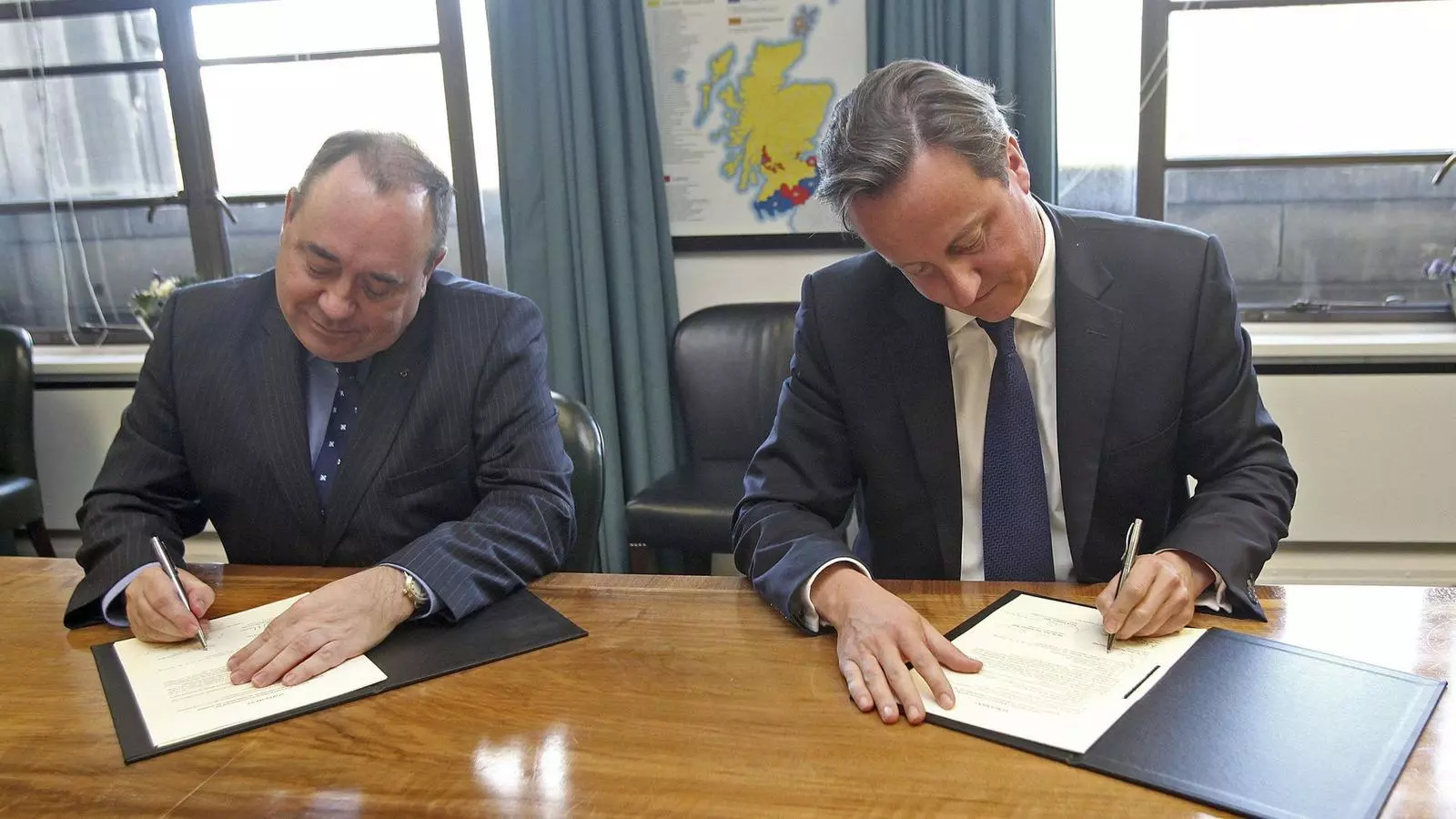 L'acord entre Alex Salmond i David Cameron pel referèndum d'Escòcia dificulta a Espanya argumentar de cara a la UE el veto al referèndum català.