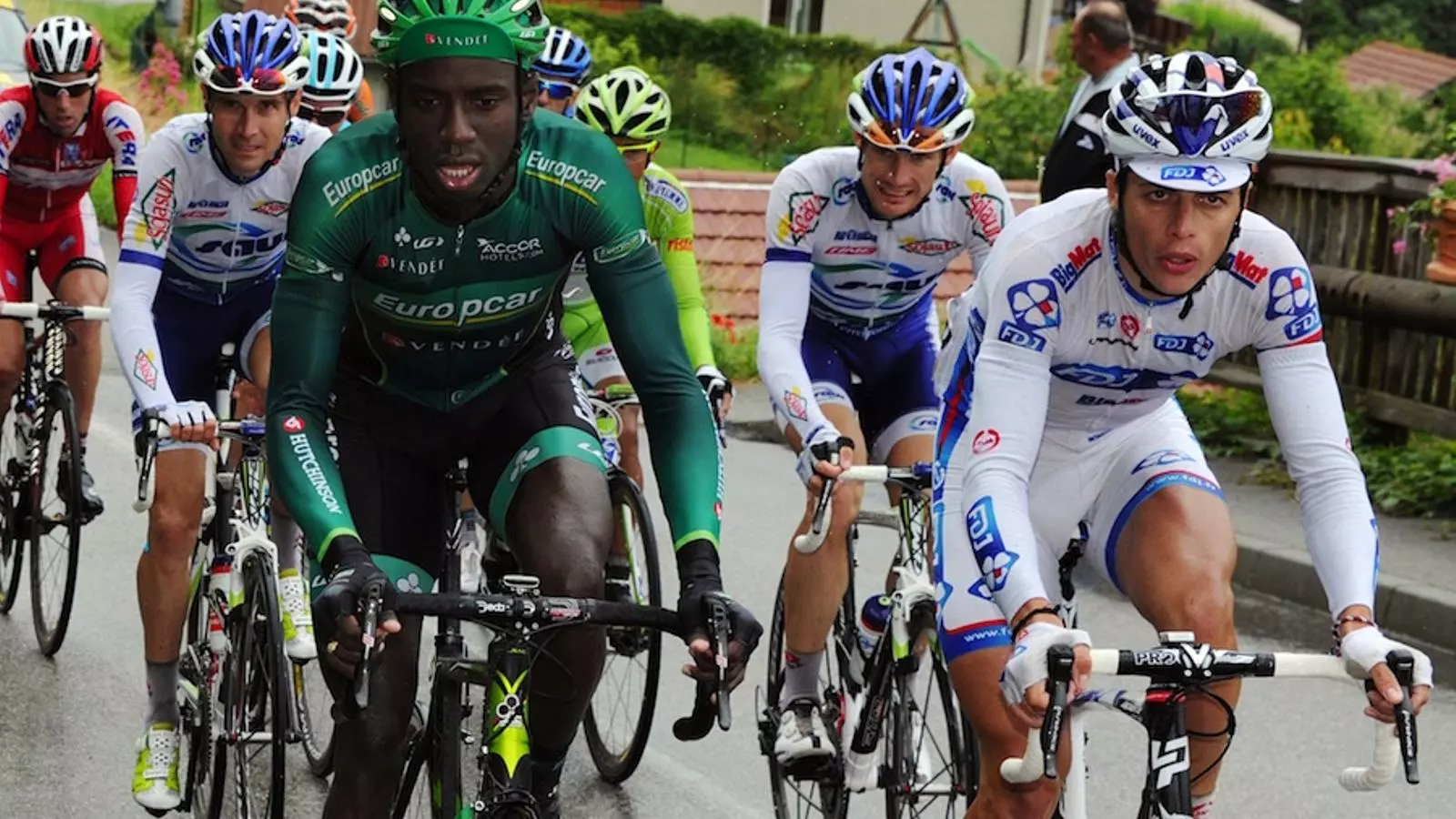 Arthur Vichot (dreta) s'ha imposat en la cinquena etapa del Dauphiné