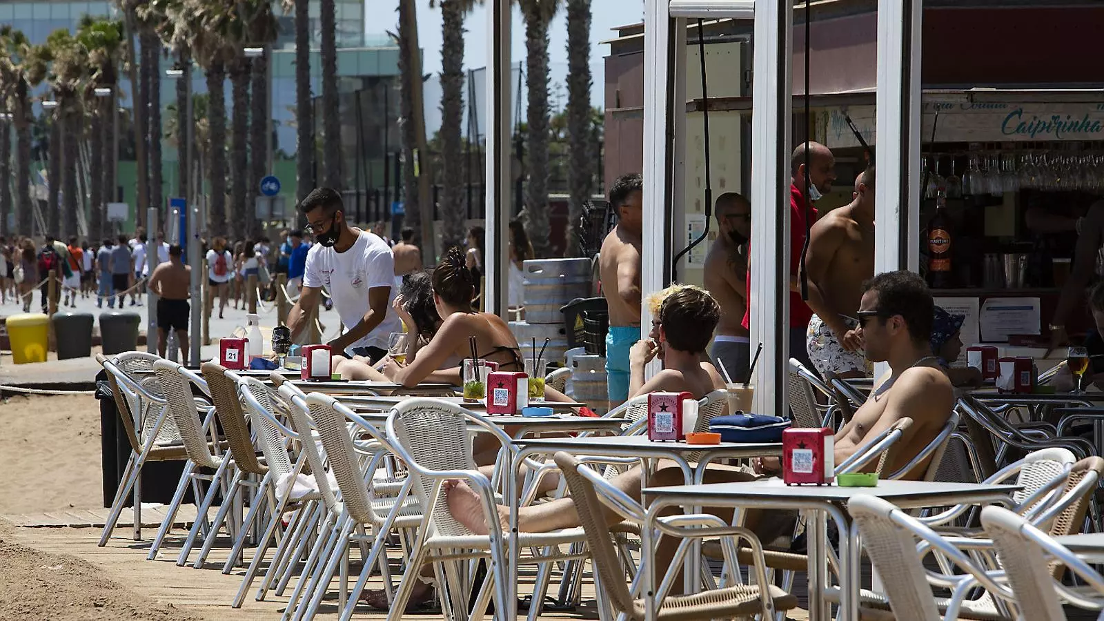 La terraza de un bar de la Barceloneta.