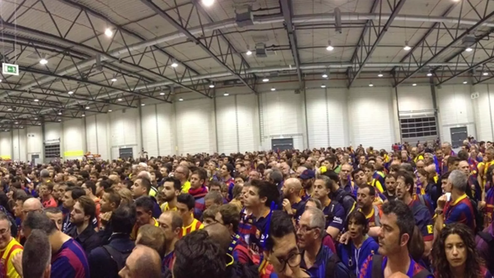 Els problemes per tornar a casa dels aficionats del Barça