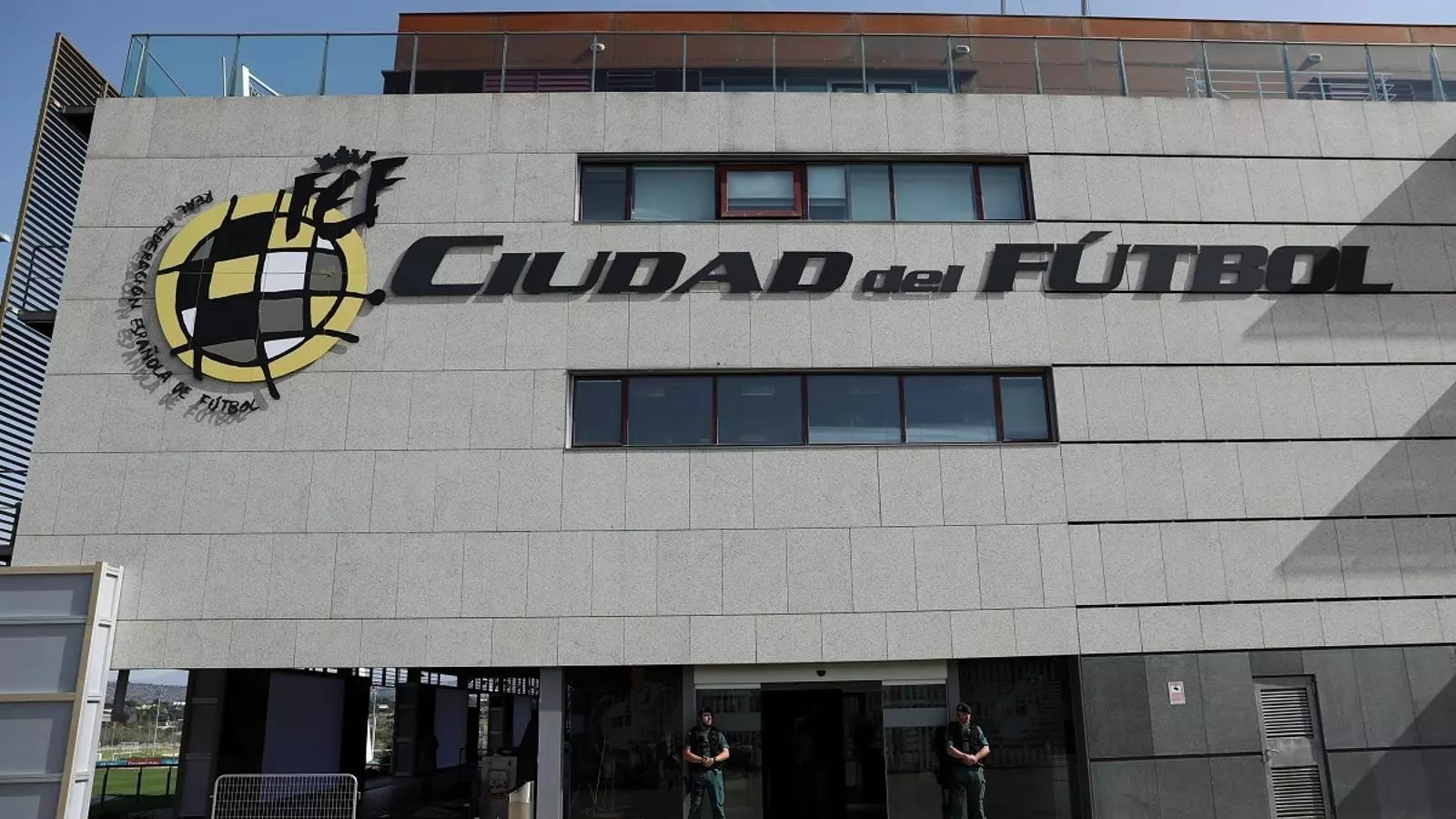 La seu de la Federació Espanyola de Futbol, durant l'escorcoll