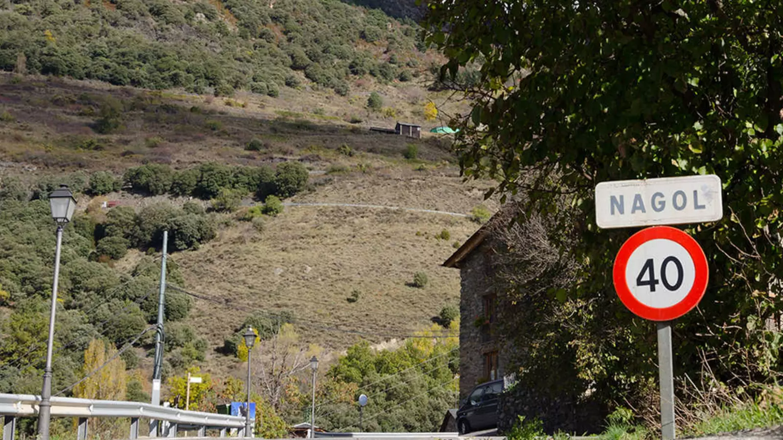 L'entrada al poble de Nagol.