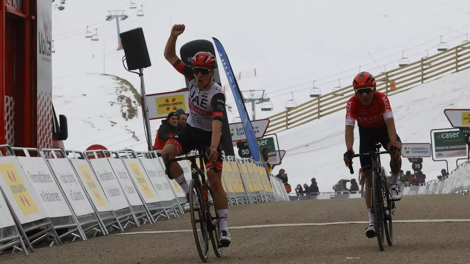 Joao Almeida, guanyant a Boí Taüll davant de Quintana