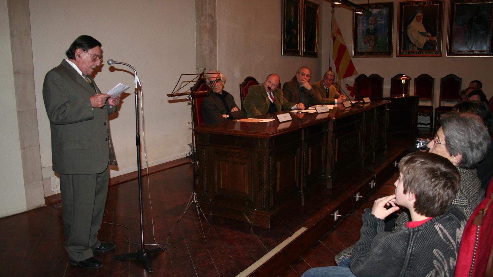 Joan Sunyol, quan l'Ajuntament de Vic el va proclamar fill adoptiu de la ciutat l'any 2006 / ANNA MOLAS (ACN)