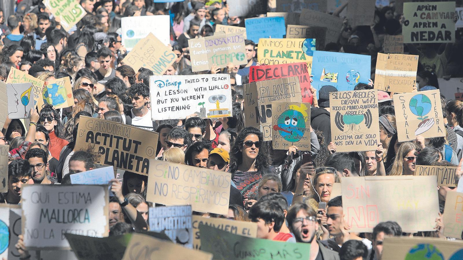 Manifestació d'estudiants contra el canvi climàtic a Palma.