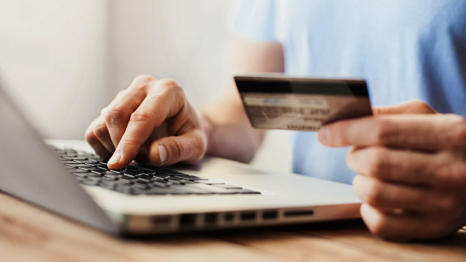 Les plataformes digitals permeten al consumidor conèixer millor el producte o servei que pretenen
Adquirir.