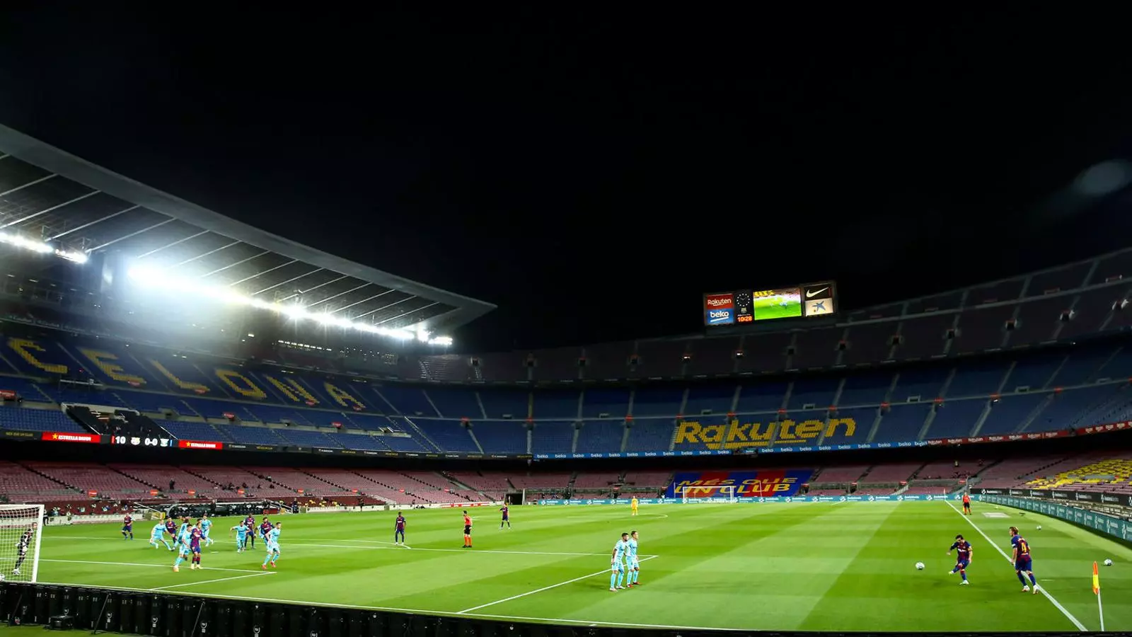 El Camp Nou sense espectadors durant el partit entre el Barça i el Leganés.