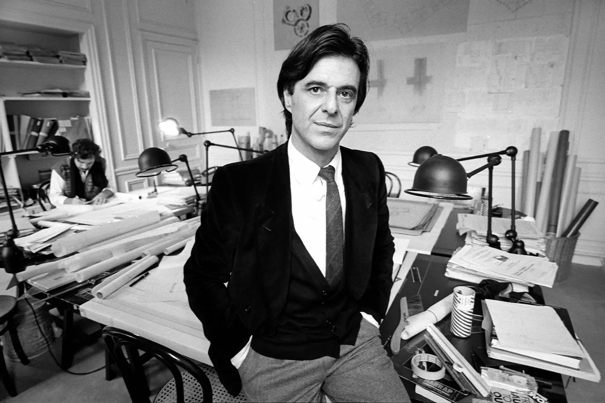 Ricardo Bofill al seu estudi, l'any 1983