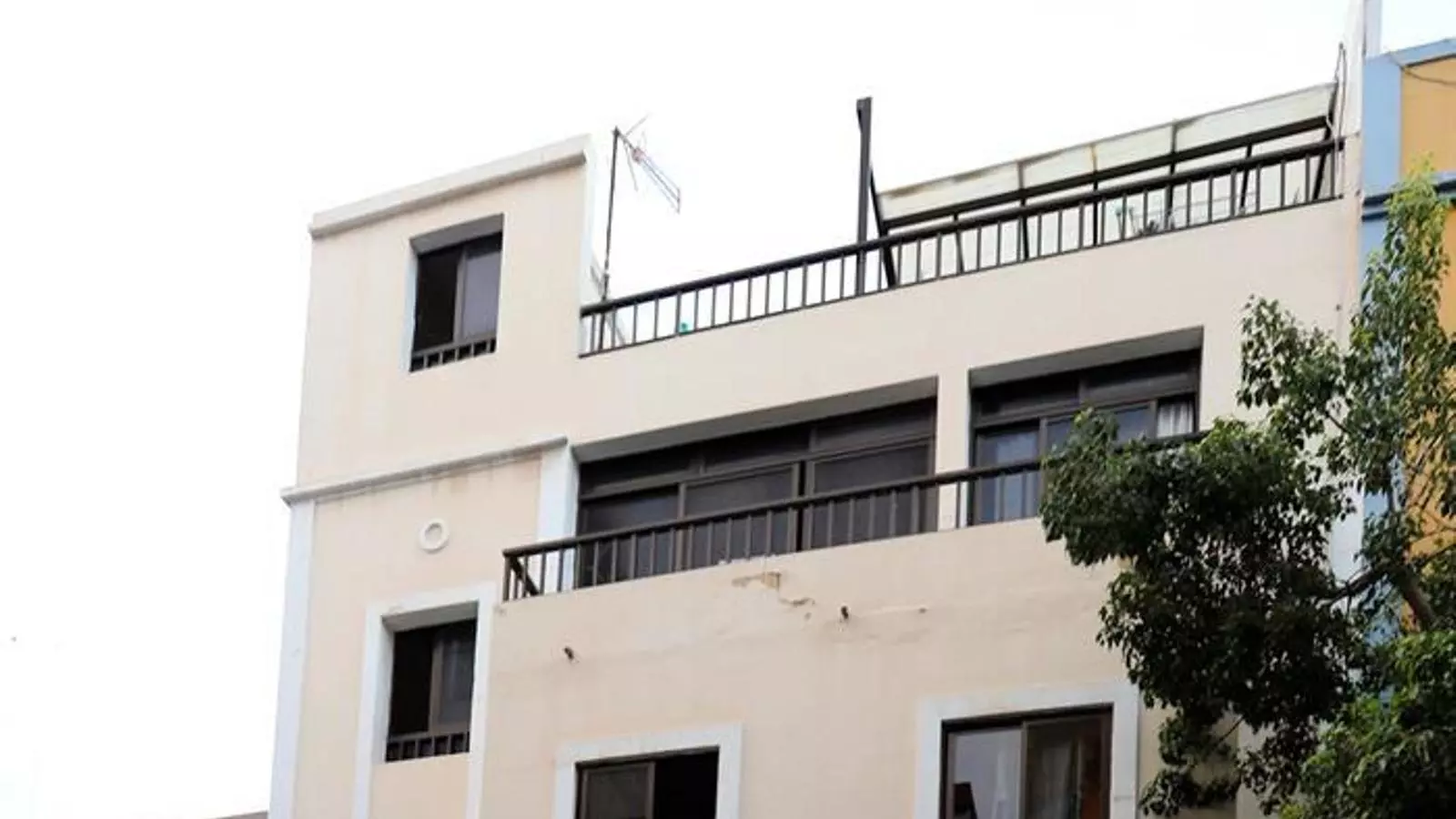 L'habitatge on ha aparegut el matrimoni mort