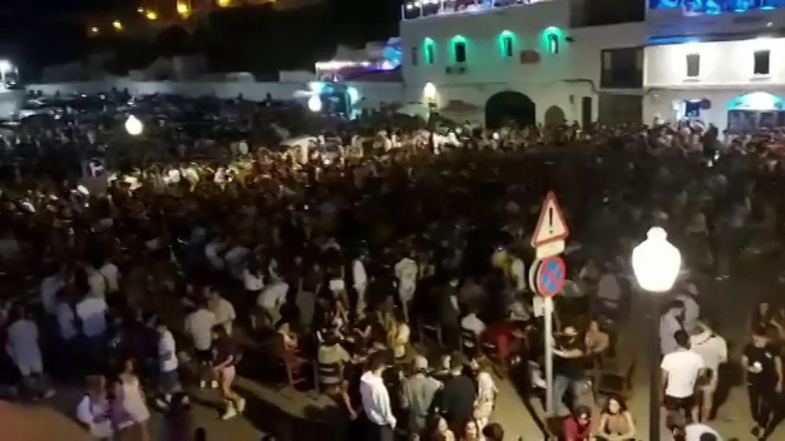 Imatge corresponent a la macrobotellada d'Es Pla de Sant Joan.
