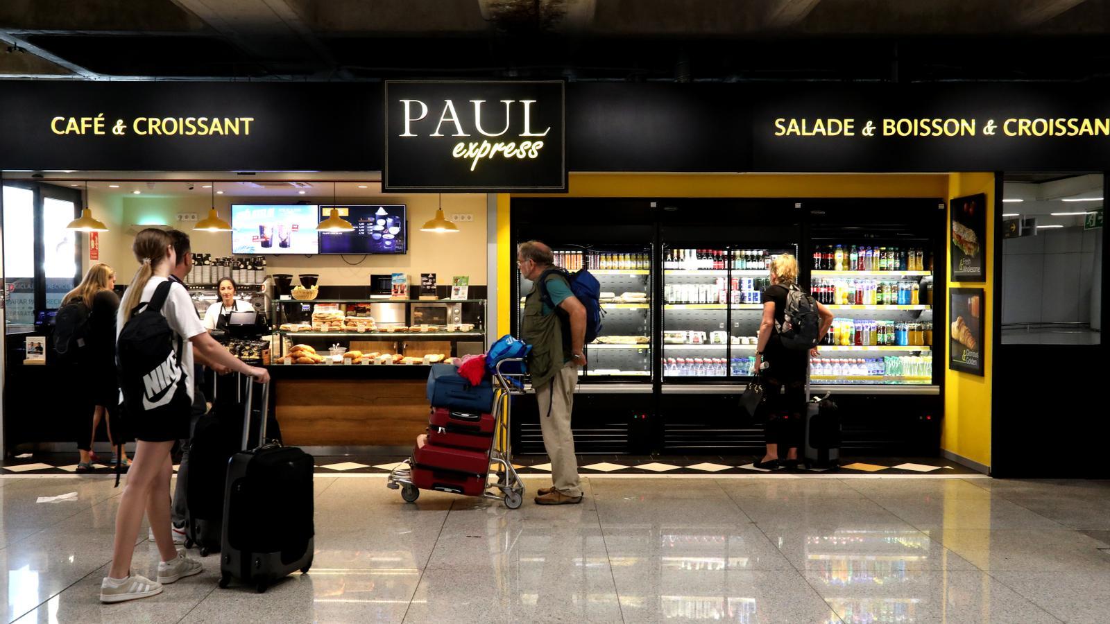 Uno de los bares del Aeropuerto de Palma.