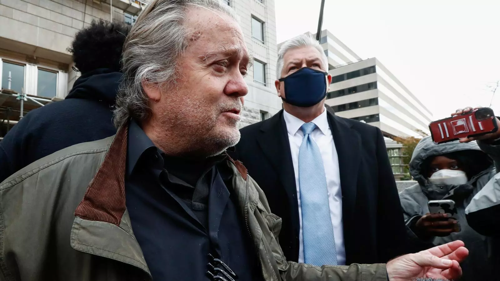 Steve Bannon acusat per no complir amb una citació del Congrés, a Washington