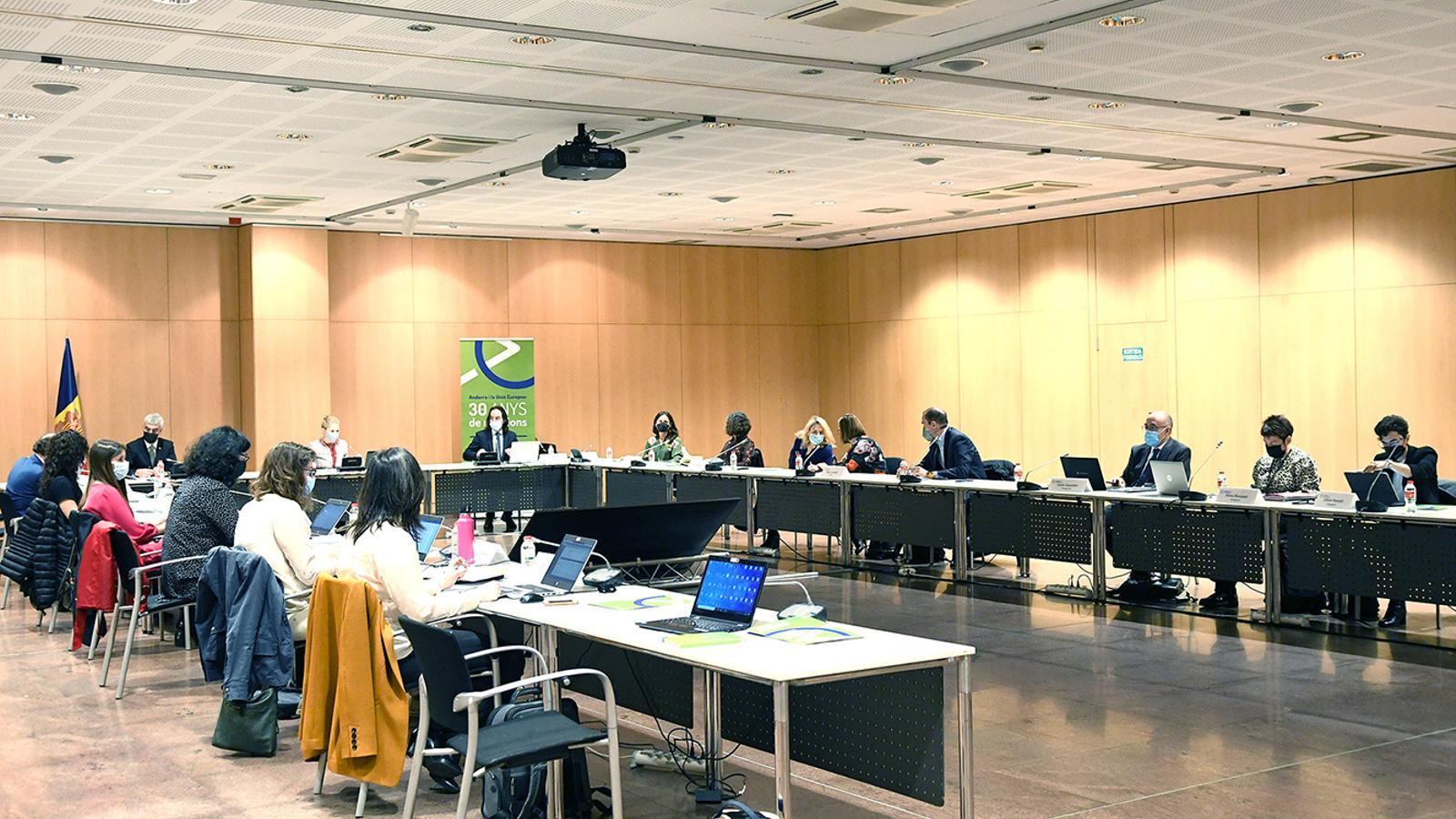 El primer seminari de l’acord polític celebrat aquest dilluns.