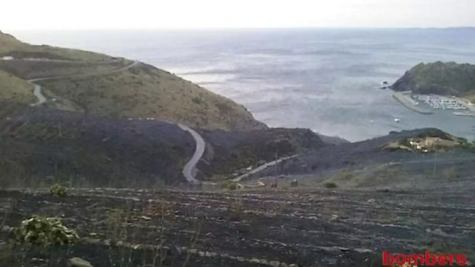 Superfície cremada en l'incendi de Portbou (Alt Empordà) / @bomberscat