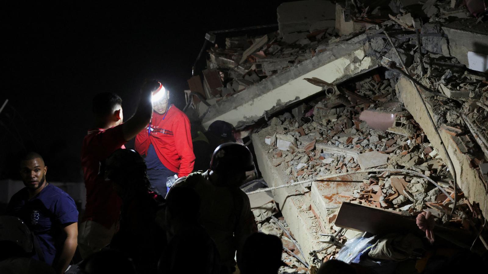 Un edificio derruido en Caracas después de los dos terremotos que han afectado Venezuela