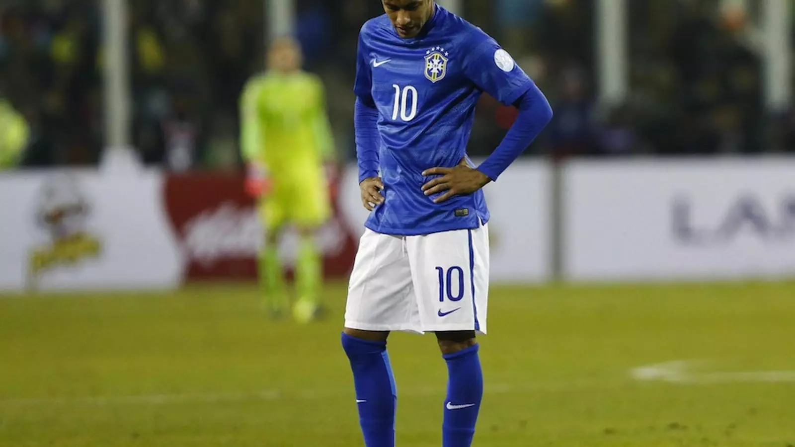 Neymar, durant el partit contra Colòmbia. / FELIPE TRUEBA / EFE