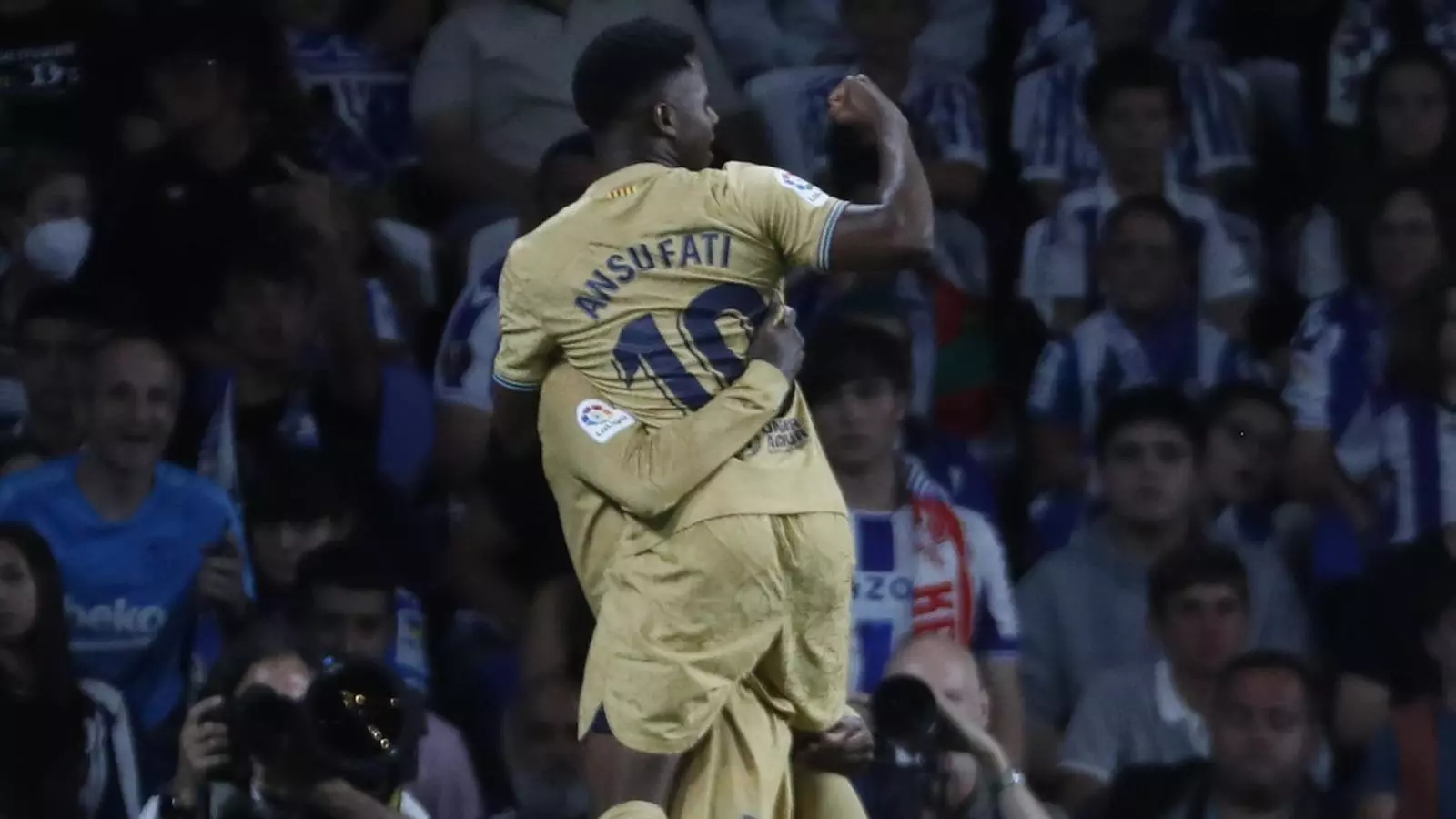 Ansu Fati, celebrant el gol de Dembélé
