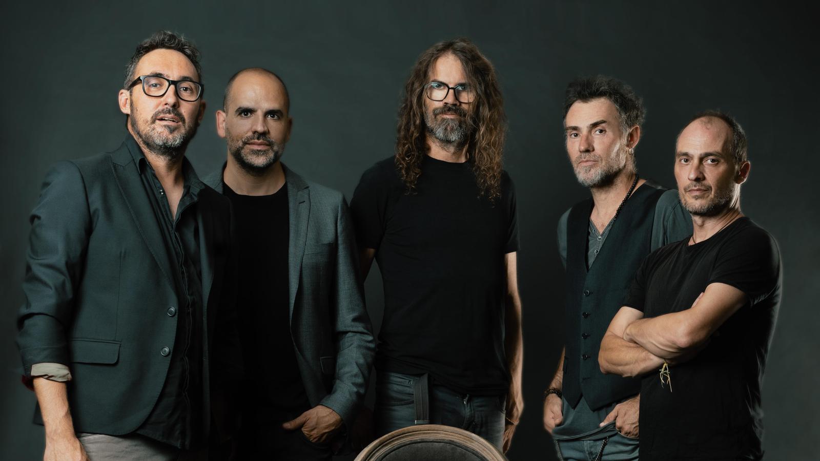 The five members of the group Gossos: Oriol Farré, Santi Serratosa, Natxo Tarrés, Roger Farré and Juanjo Muñoz.