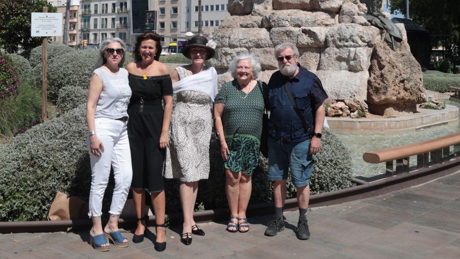Von links nach rechts Marina Verges, Laura Borràs, Joana Tur, Esperança Marí und Jaume Sastre