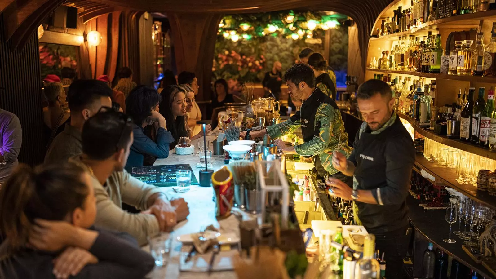 L'ambient a la cocteleria Paradiso de Barcelona