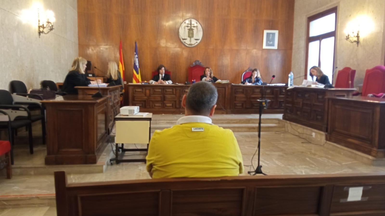 El condemnat per intentar matar a cops la seva parella a Manacor.