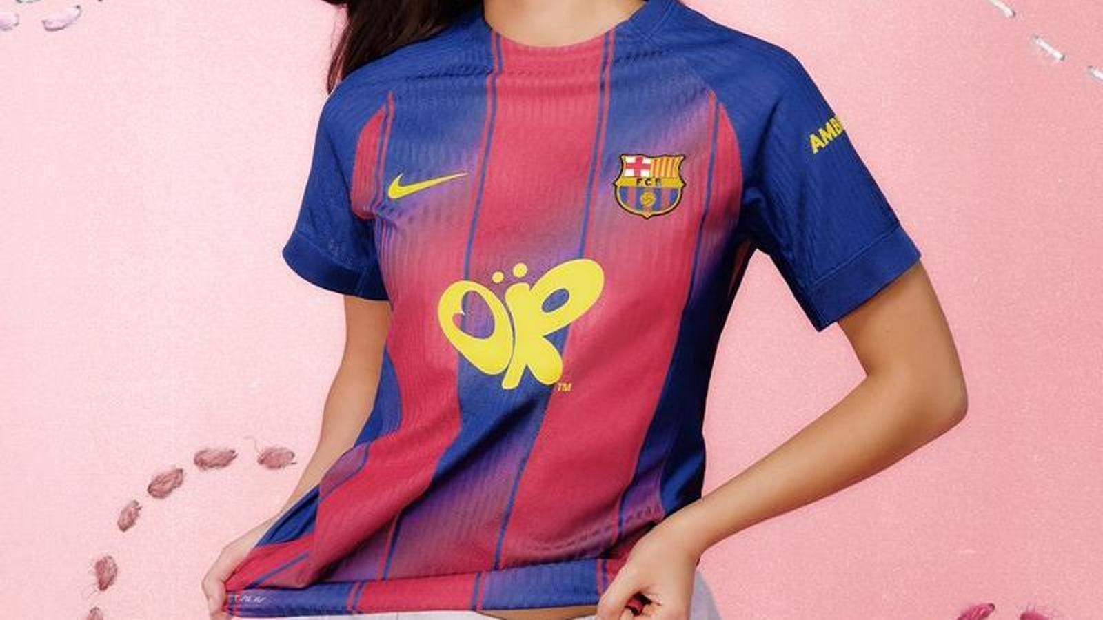 Olivia Rodrigo, con la camiseta del Barça contra el Real Madrid